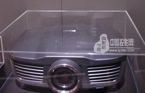 IFA2010:EPSON反射式家用<a href=http://www.szzs360.com/projector/ target=_blank>投影機</a>登場