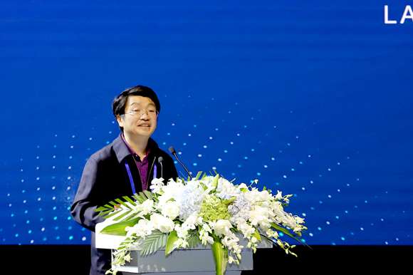 �����AHOC����֮�ġ����԰l�� �����ǻ۳��мܘ�ȫ������