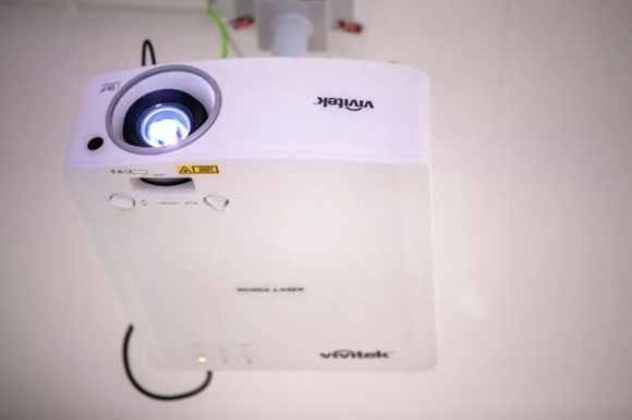 �ǻ�У�@����������Ϣ���̌W(xu��) Vivitek(��Ӎ)�Wҫ2018�ߵȽ������[��