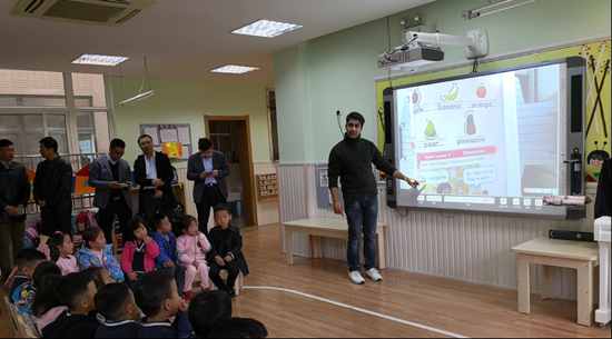 光峰與中育品格達(dá)成戰(zhàn)略合作,推出更護(hù)眼的激光互動(dòng)大屏方案