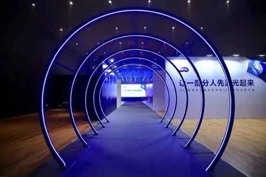 �������IͶӰ�L�� �������M�̄խh��