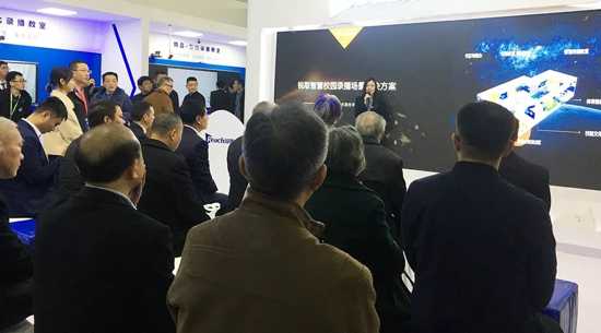 ����ȺӢ����Ӣ�۳ǣ��Jȡ�������ǻ�У�@�L������Ϣ��2.0�A�£�