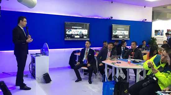 ����ȺӢ����Ӣ�۳ǣ��Jȡ�������ǻ�У�@�L������Ϣ��2.0�A�£�