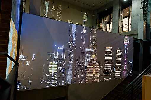 2018���Hý�w�����p��չ�ھ��_Ļ������������ͶӰ�C�@�G����F��