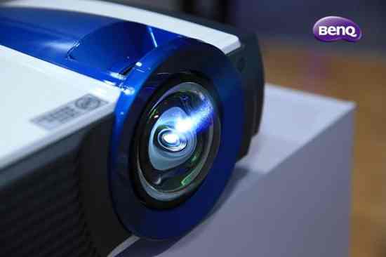 ����BenQ�����̄�ͶӰ�_���A�ۣ����{���ѡ����s��