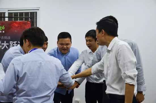 ���ͶӰĻ���M�����S�M���F꠽��O�Є�������ô����