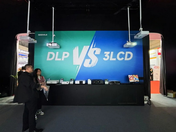 ����Ӳ�� 3LCD��ҕ�������¶��x DLP ͶӰ�C��