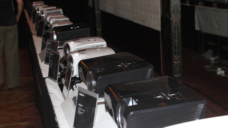 ����ĥһ�����T����֮������Vivitek��Ӎ2012ȫϵ�a(ch��n)Ʒ�l(f��)���(hu��)�ھ�¡���e�ЈD�p